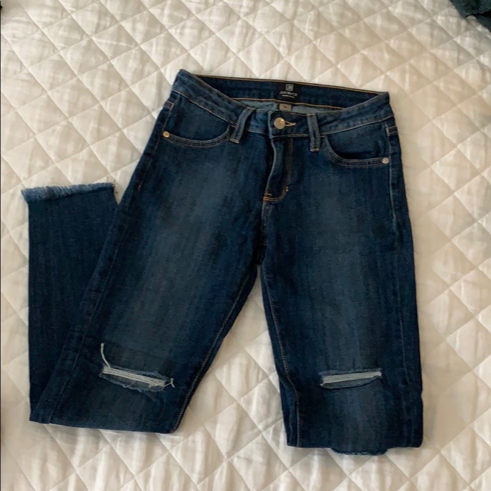 Just Black, Dark jean size 26 Capri